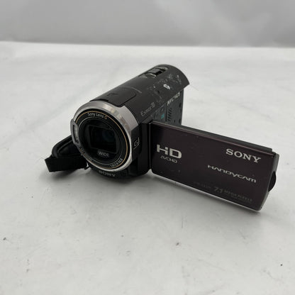 Used SONY HDR-CX370V digital video camera (not tested).