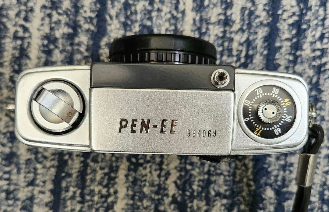 OLYMPUS PEN EE Compact Film Camera