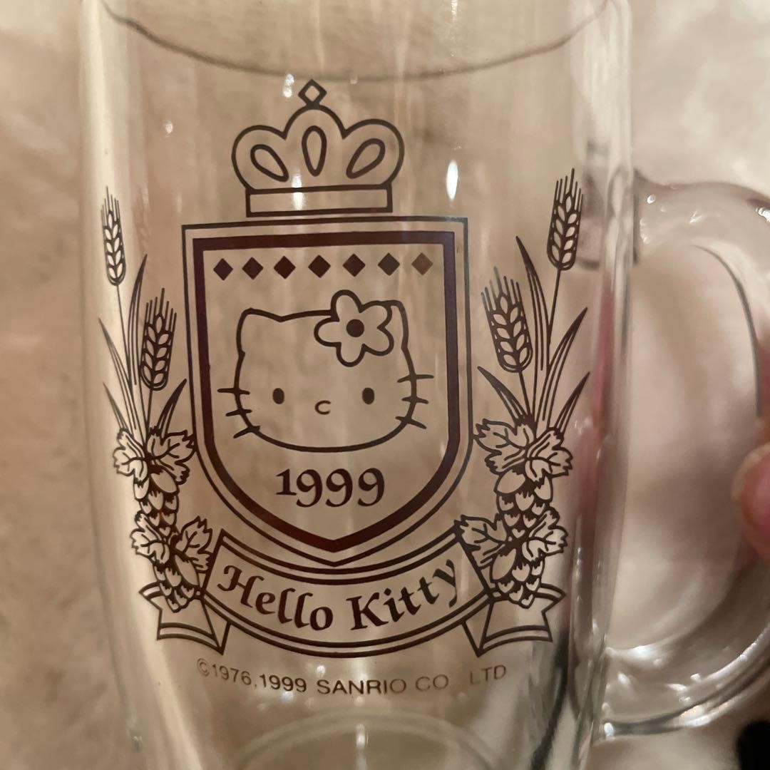 Rare 1999 Hello Kitty Glass Beer Mug Cup Set Emblem Design