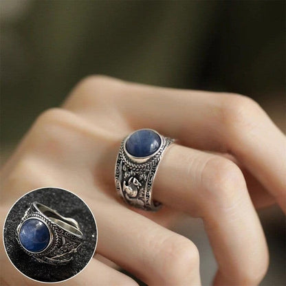 Antique-style blue cat's eye ring, silver, engraved.