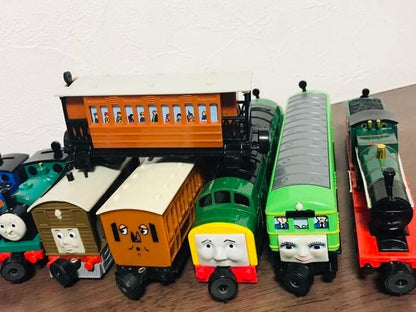 Thomas and Friends Diecast Magnet Train Lot 22pcs Rare Discontinued 1990s Set