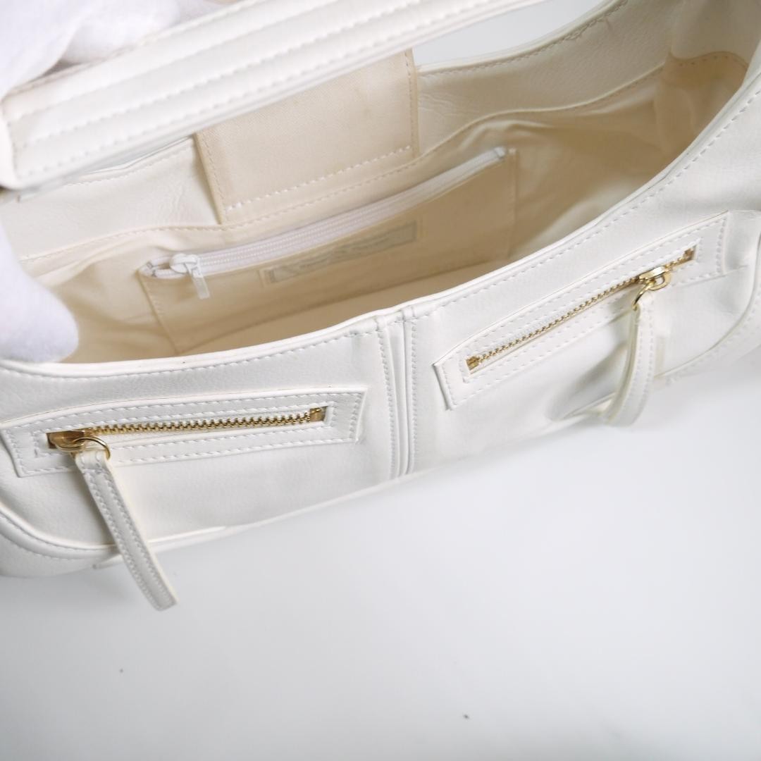 Samantha Thavasa Heart Leather Mini Shoulder Bag White Gold Accents Authentic