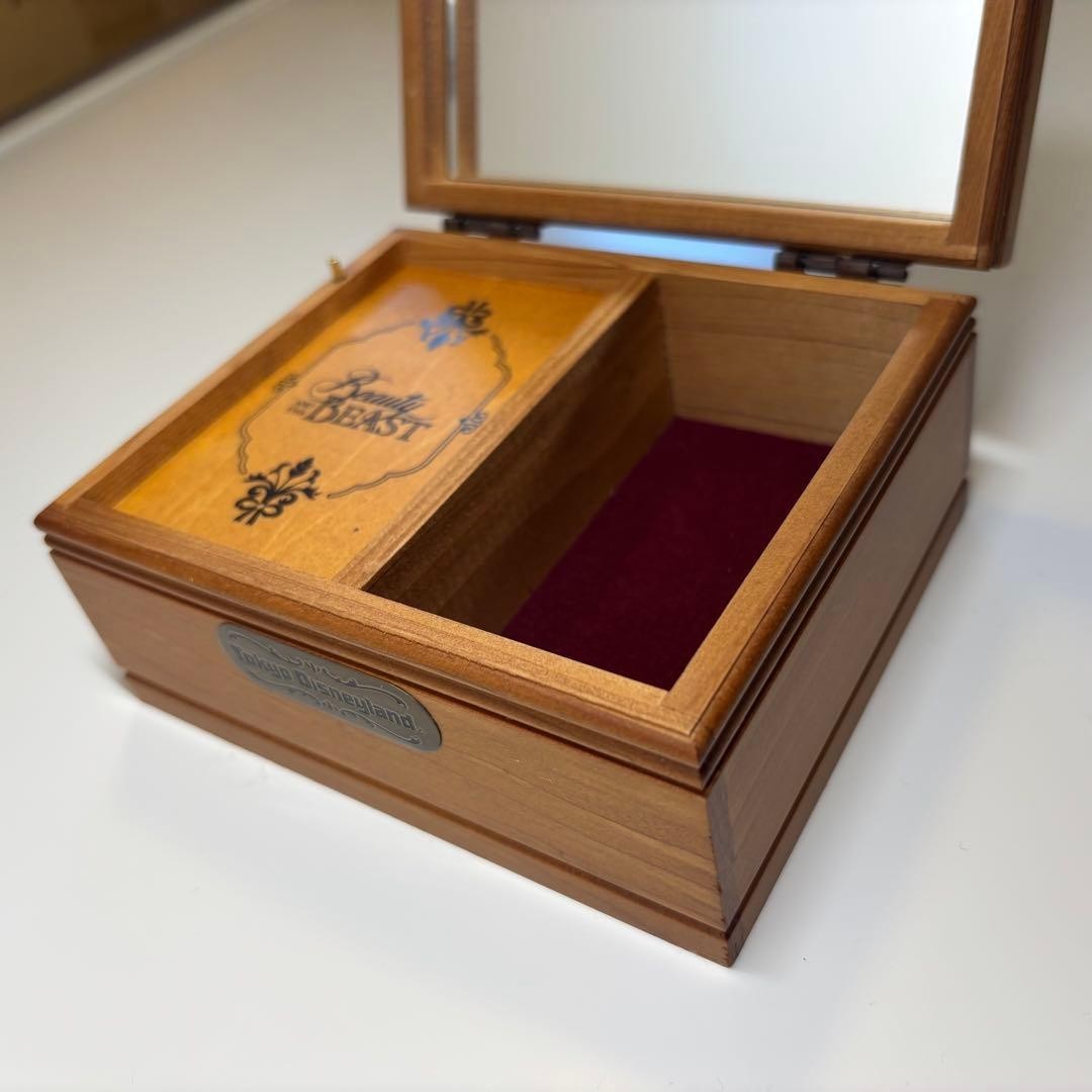 Disney Beauty and the Beast Music Box Retro Tokyo Disneyland Used Cond