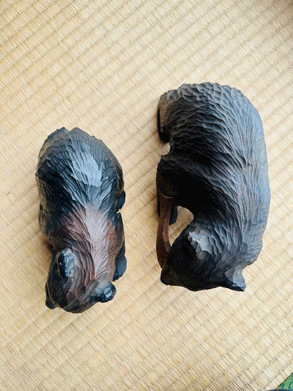 Set of two carved wooden bears