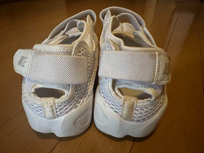 Women 8.0US Nike Sports Sandals, White, Air rift, Mesh, Tabi Bag Sneaker Sports