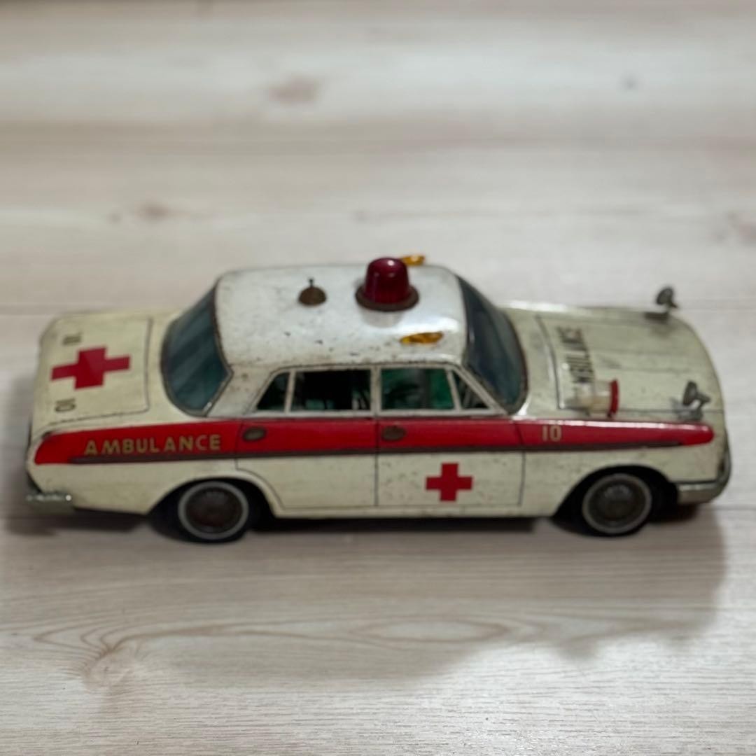 【Old Tin Automobile】 Toyopet Crown AMBULANCE Emergency Vehicle