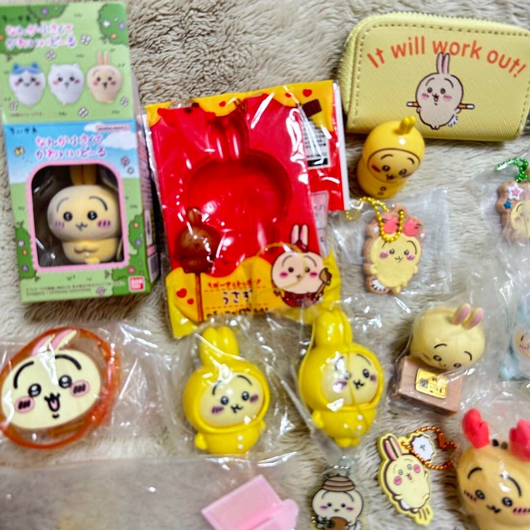 Chiikawa Usagi Figure Keychain Badge Gachapon Plush Set Rare Korea Limited