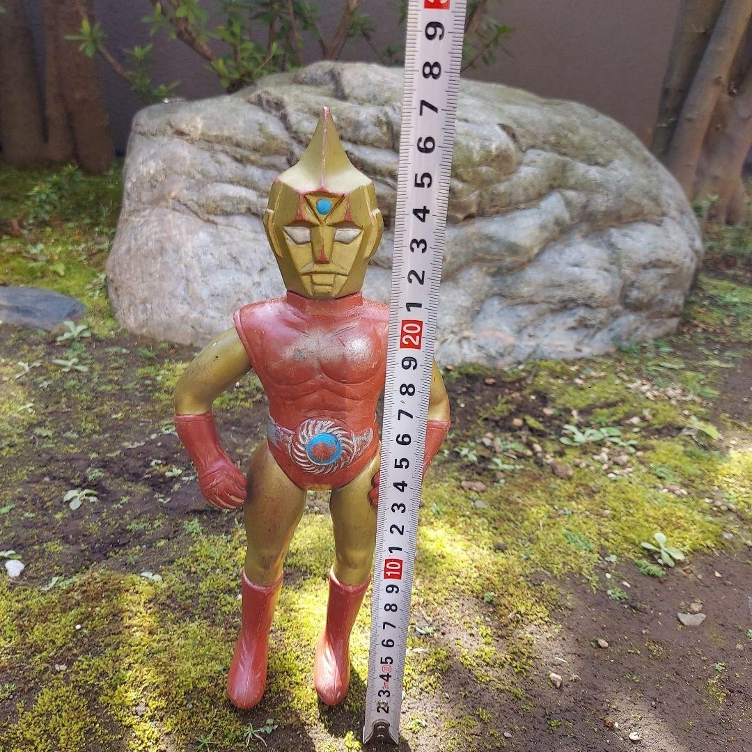 Spectrum Man: Retro Soul from Early Showa Era Sofubi by Masudaya PeePlo