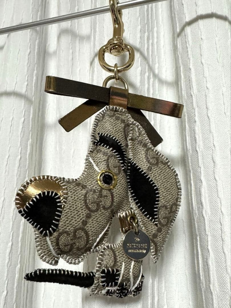 Gucci GG supreme Great Dane Dog w/ Gold Ribbon Bag Charm Key Ring Keychain