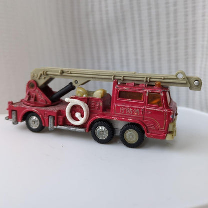 Rare Tomica Dandy Hino Snorkel Fire Truck 1/82 Scale Made in Japan
