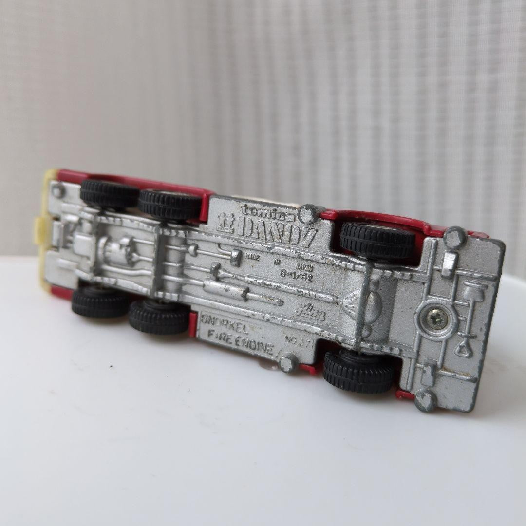 Rare Tomica Dandy Hino Snorkel Fire Truck 1/82 Scale Made in Japan