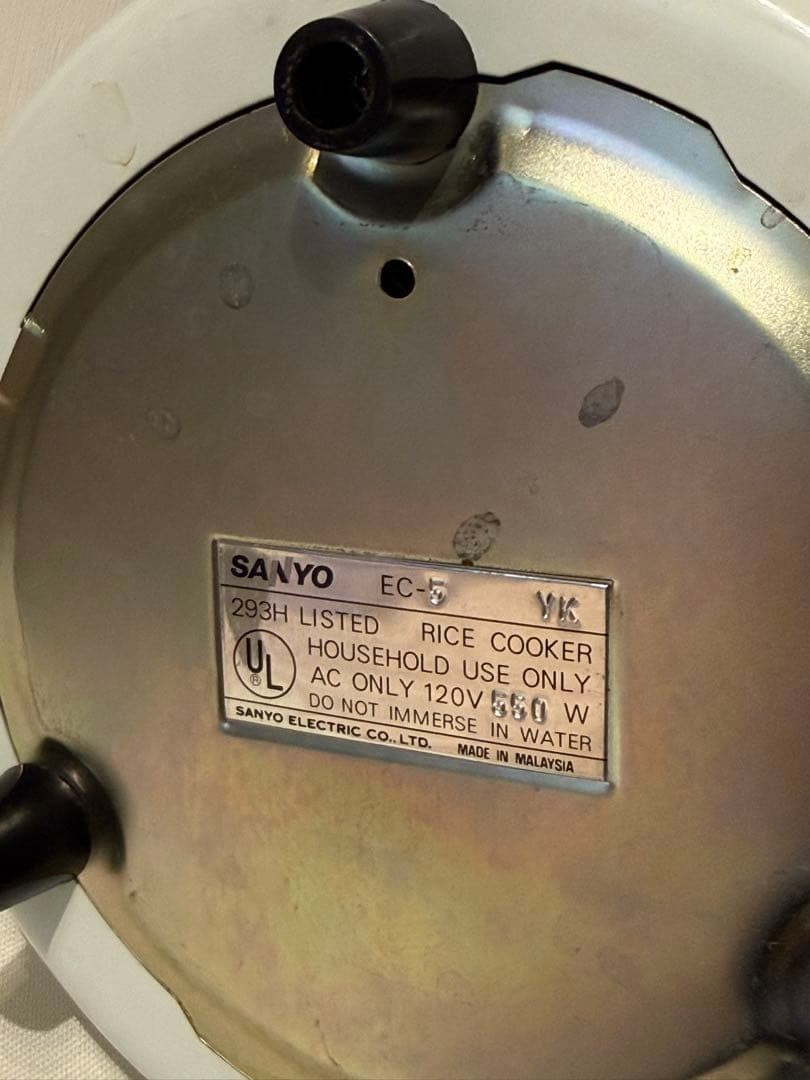 SANYO Rice Cooker, White, with Keep Warm and Cooking Functions