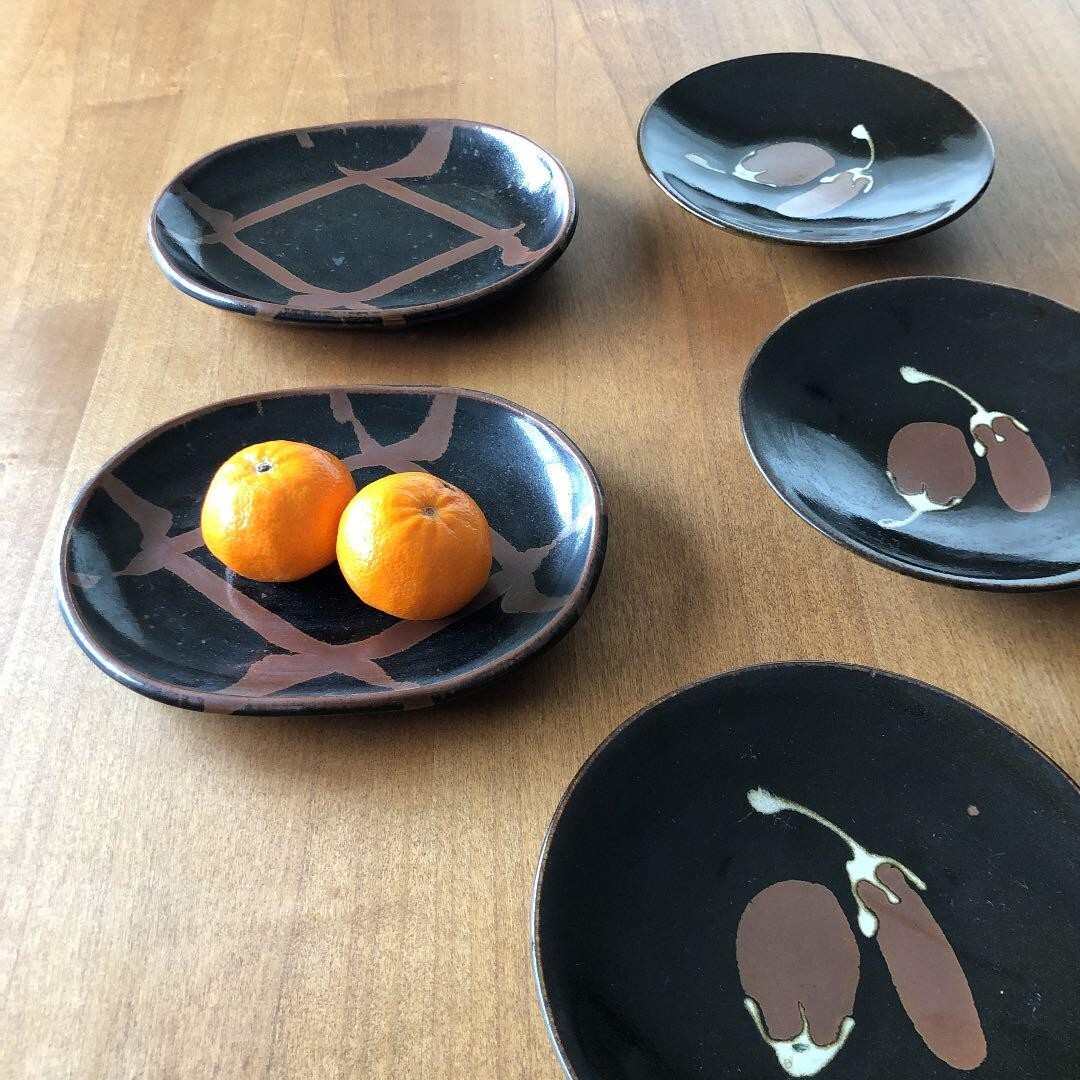 Unused Mashiko ware side plate and medium plate set by Hamada Shoji Mingei