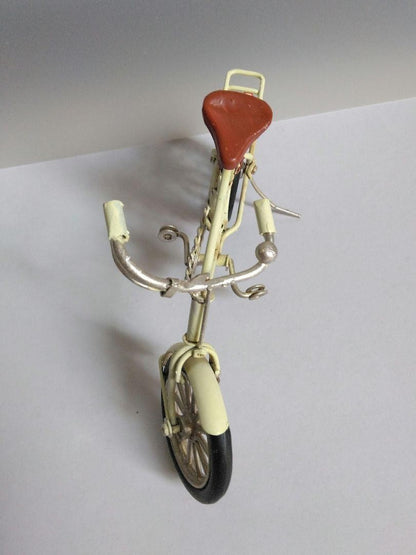 Retro vintage-style bicycle ornament