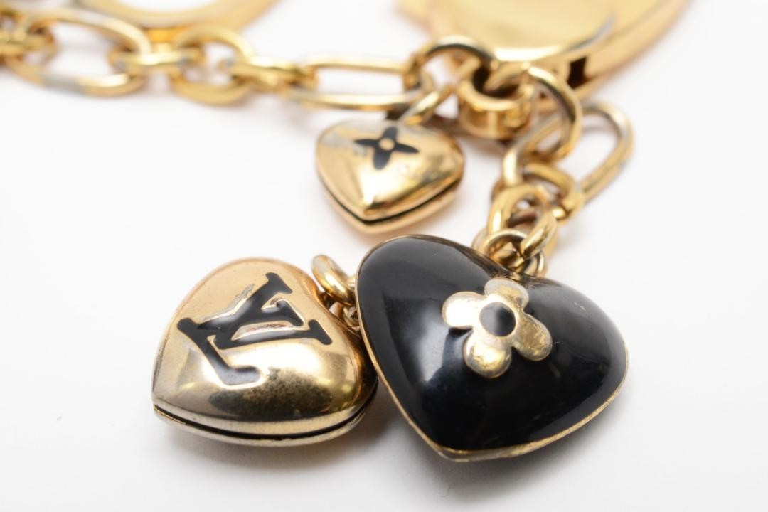 Authentic Louis Vuitton Bijoux Sac Cool Heart Charm Amaranth Key ring M65757