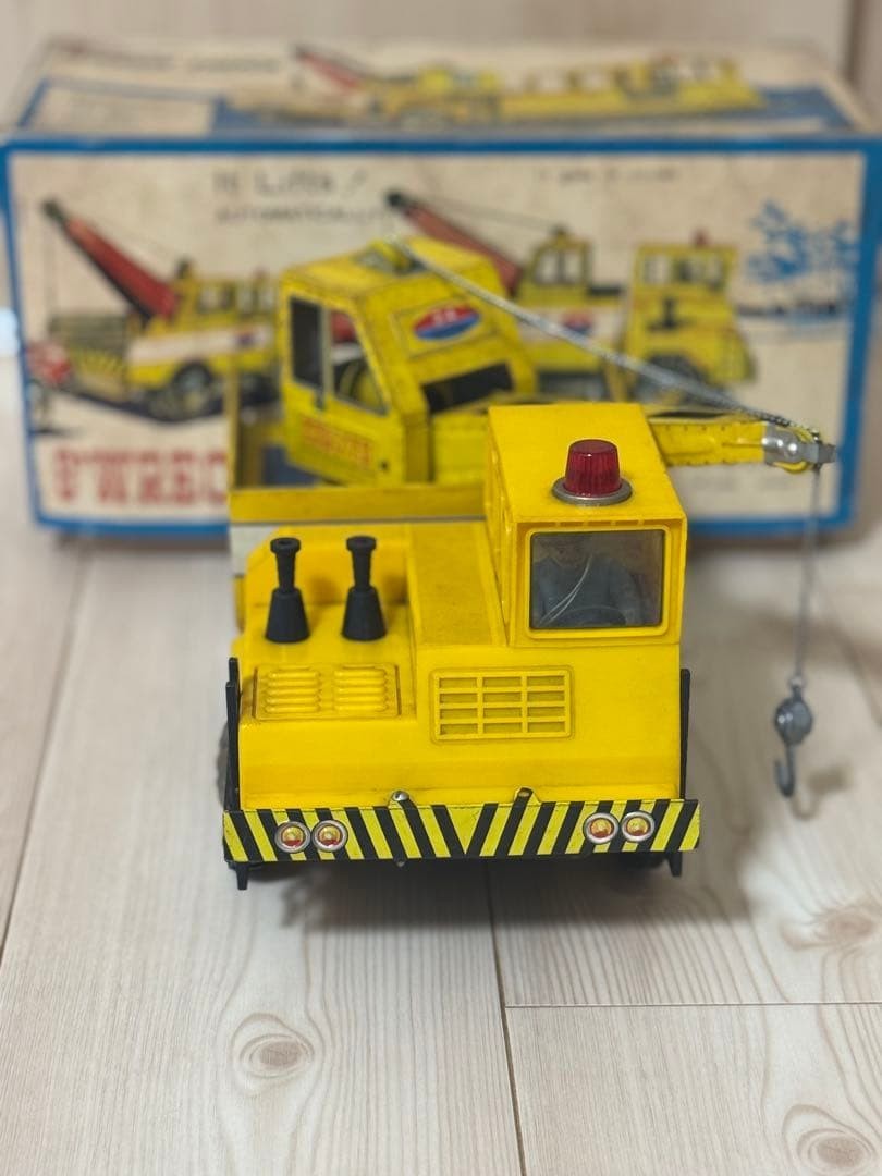 Bandai Wrecker Truck 8 SERIES WRECK TRUCK Battery-Operated with Box