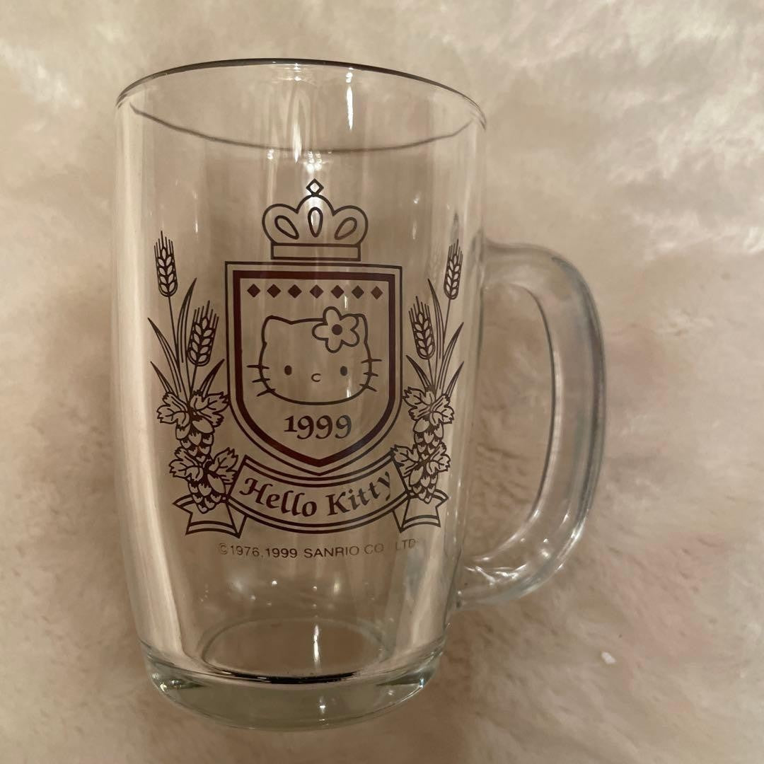 Rare 1999 Hello Kitty Glass Beer Mug Cup Set Emblem Design