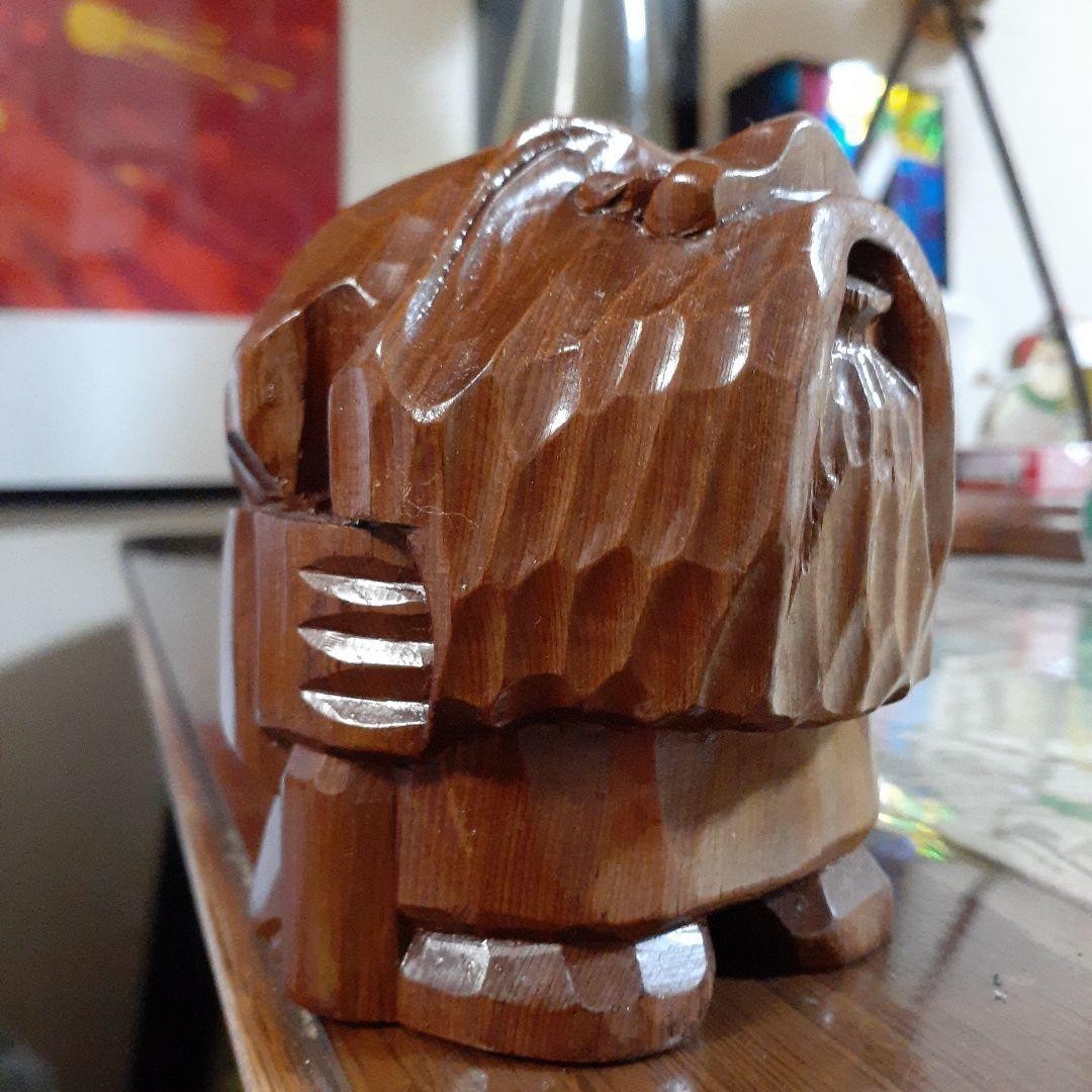 Mid-Century Wooden Carved Figurine: Upward-Facing Korobokkuru Ornament