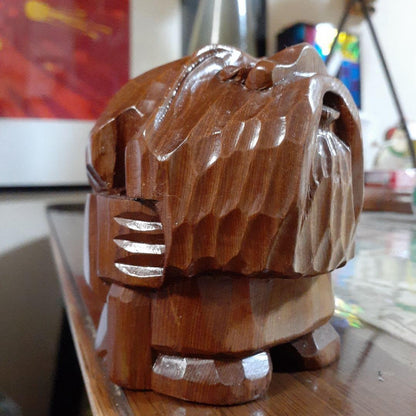Mid-Century Wooden Carved Figurine: Upward-Facing Korobokkuru Ornament