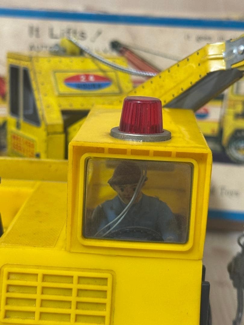 Bandai Wrecker Truck 8 SERIES WRECK TRUCK Battery-Operated with Box