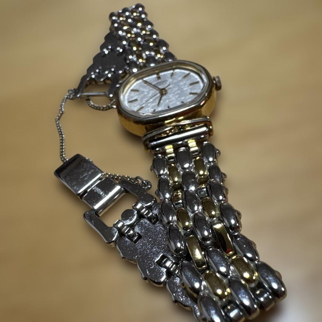 Showa Retro SEIKO Quartz Watch Silver/Gold 1421-5210