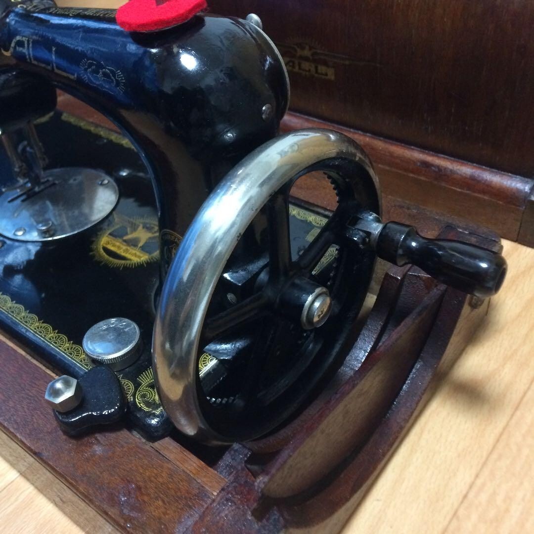 Rare Showa Retro Antique ALL All Sewing Machine, hand-cranked