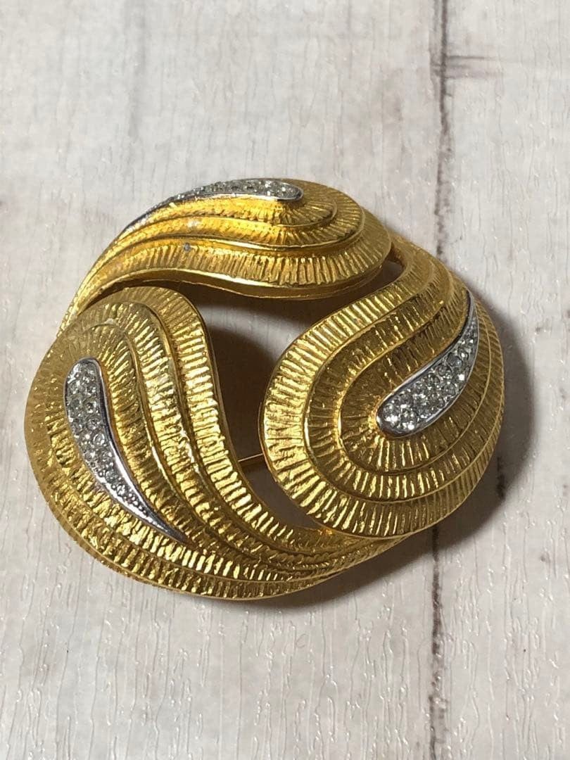 LANVIN Vintage Brooch Germany Gold Kashmir Motif Crystal Elegant Jewelry #10025