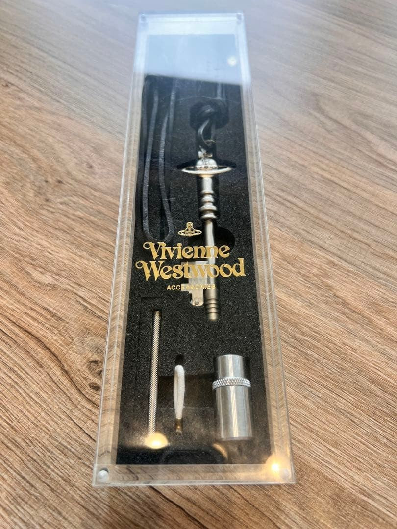Vivienne Westwood key oil lighter gold with box