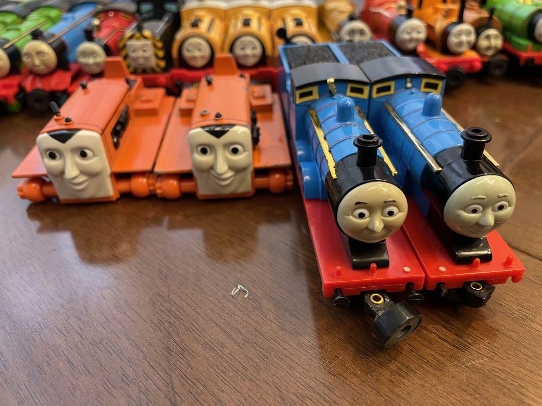 Thomas & Friends Die-Cast Train Set 24-Pack with Collectible Engines Collection