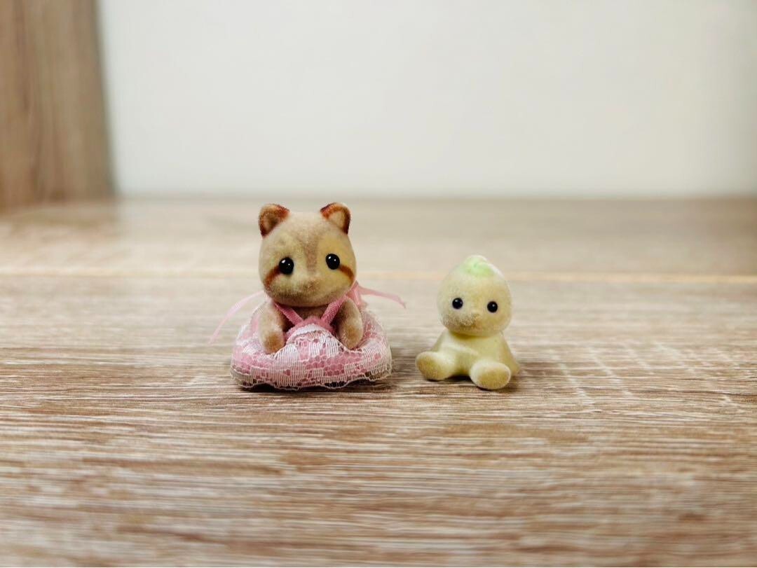 Vintage Rare Sylvanian Families Raccoon and Fairy Set Flower Swing stump