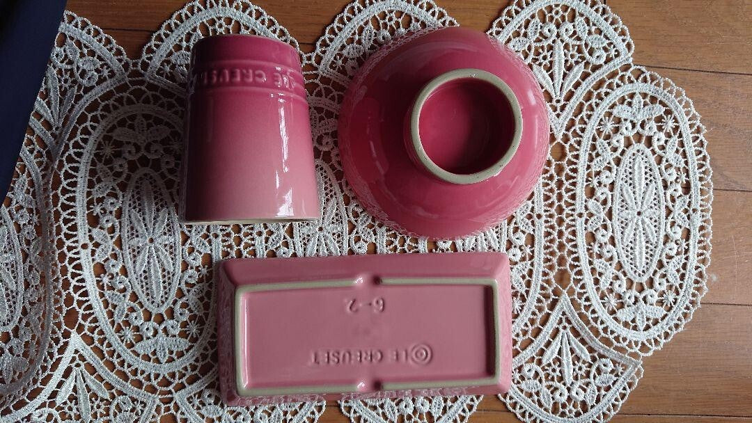 Le Creuset Condiment Cup Plate Rose Quartz Maison de Paris color berry Unused