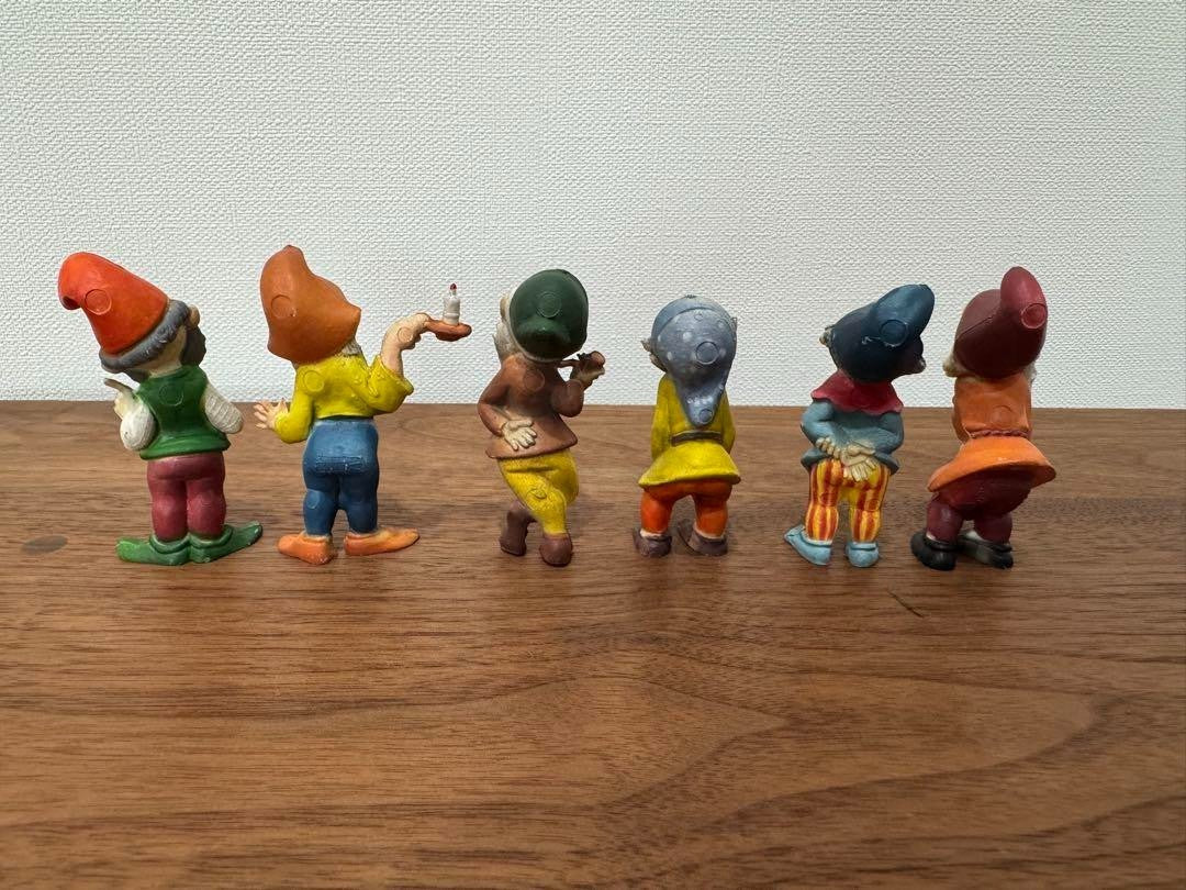 OLD WORLD FIGURES 6-Piece Figure Set