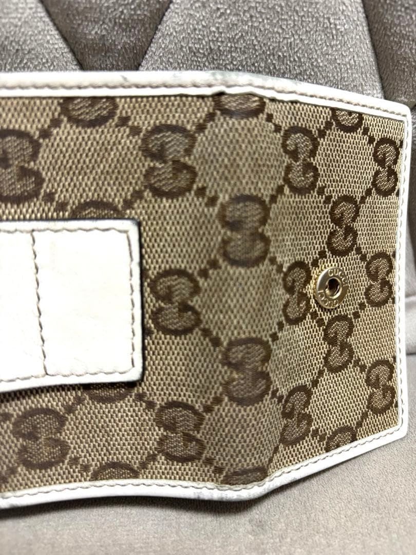 GUCCI Key Case 6 Consecutive GG Pattern White Heart Fashionable Used with box