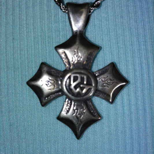 TW Travis Walker Cross Flame Tour 2004 Necklace #1213