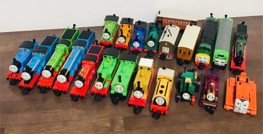 Thomas and Friends Diecast Magnet Train Lot 22pcs Rare Discontinued 1990s Set