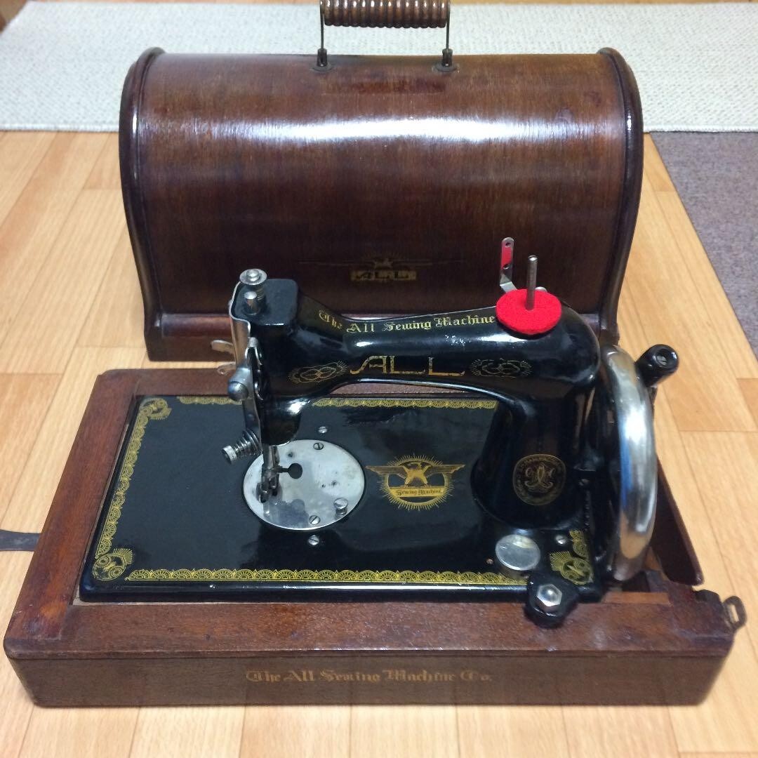 Rare Showa Retro Antique ALL All Sewing Machine, hand-cranked