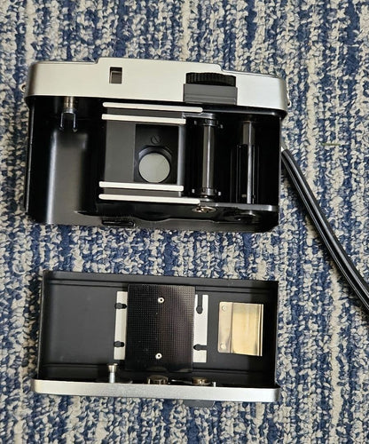 OLYMPUS PEN EE Compact Film Camera