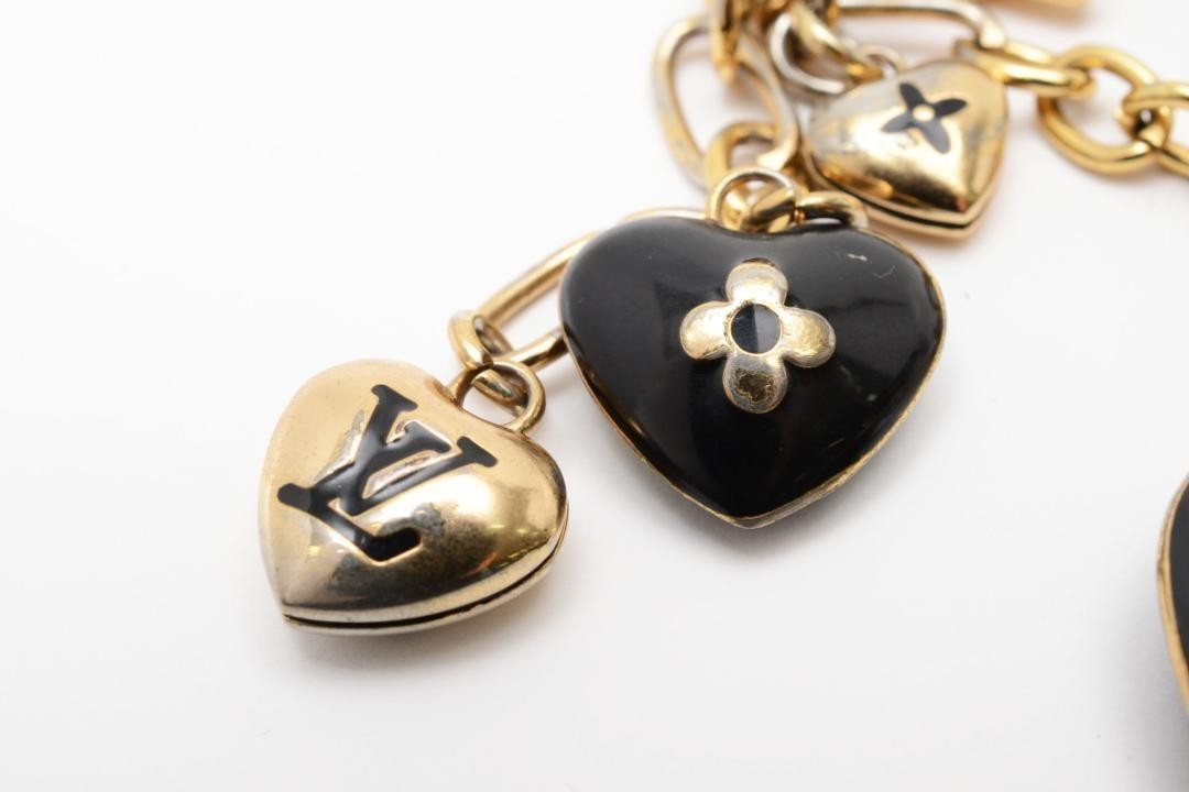 Authentic Louis Vuitton Bijoux Sac Cool Heart Charm Amaranth Key ring M65757