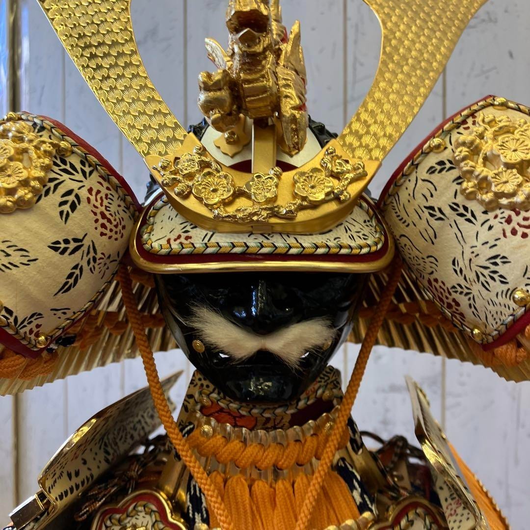Xiong Mountain Crafted Gold Foil Embossed Jiazi Gold Armor Helmet
