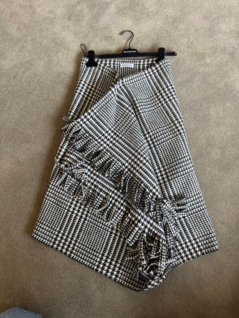 USED BALENCIAGA HOUNDSTOOTH PATTERN FRINGED SKIRT VERYGOOD