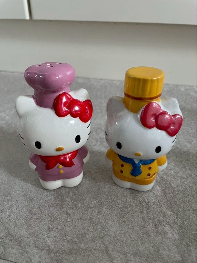 Rare item Sanrio Hello Kitty ceramic seasoning container set, retro Heisei era