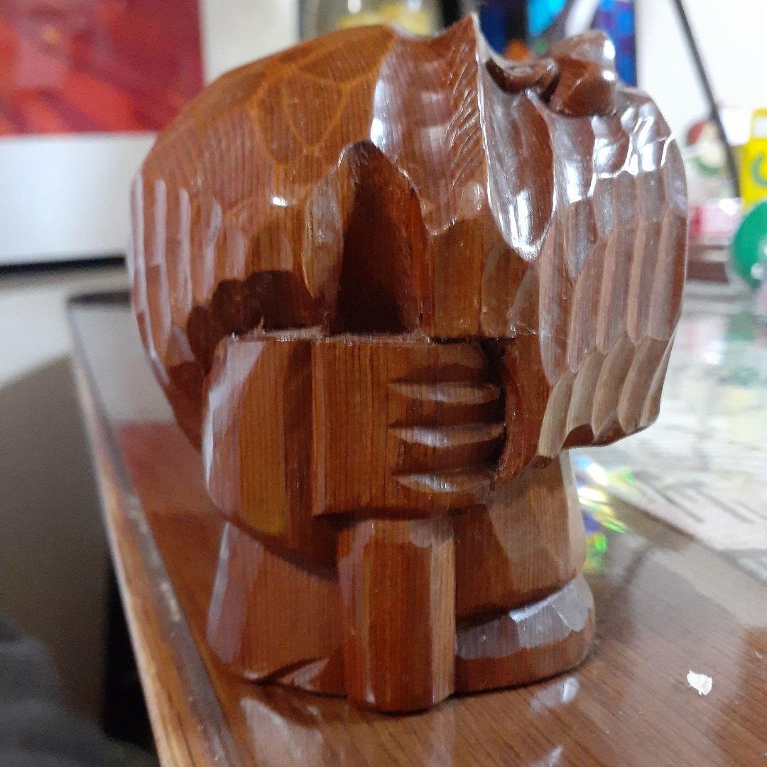 Mid-Century Wooden Carved Figurine: Upward-Facing Korobokkuru Ornament