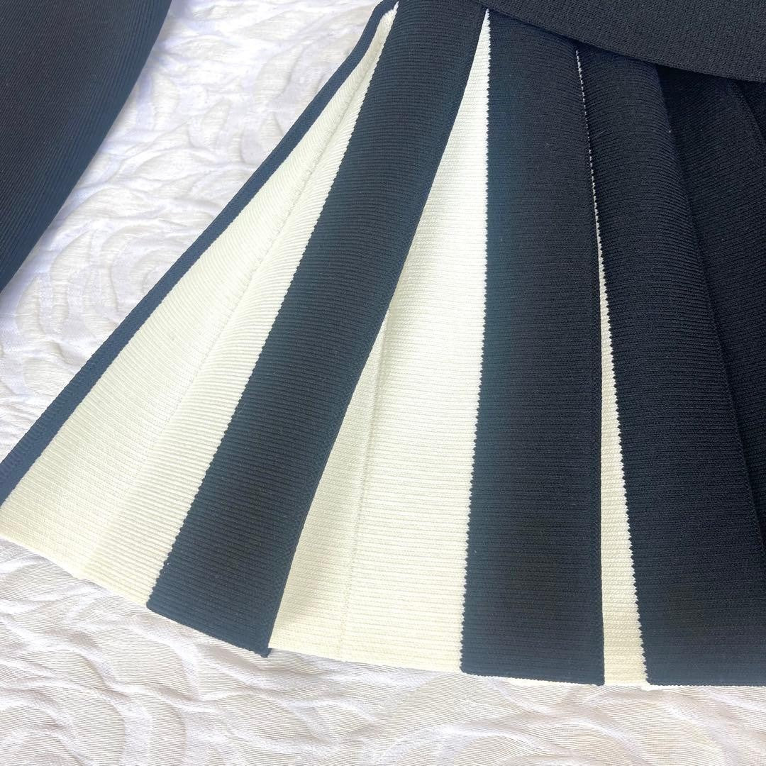 Carolina Herrera Peplum Set Up Size S Black White Pleated Top Skirt