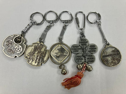 Set of 5 Keychains featuring Osaka Castle, Kinkaku-ji Temple, and others.