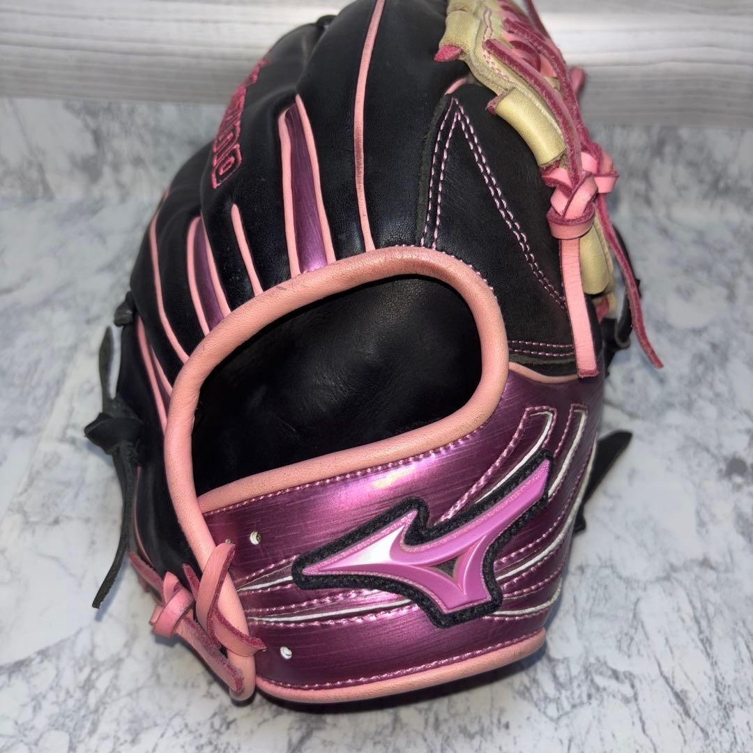 Mizuno Limited Edition Metallic Color Infield Softball Glove (Rare)