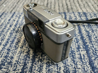 OLYMPUS PEN EE Compact Film Camera