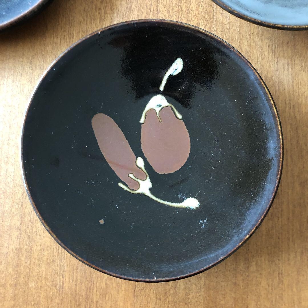 Unused Mashiko ware side plate and medium plate set by Hamada Shoji Mingei