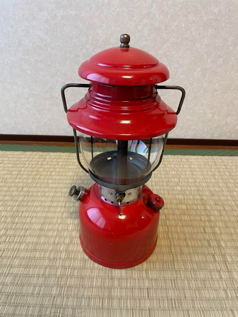 Coleman November 1958 beautiful yellow border 200a vintage lantern.