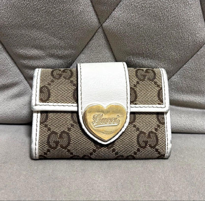 GUCCI Key Case 6 Consecutive GG Pattern White Heart Fashionable Used with box