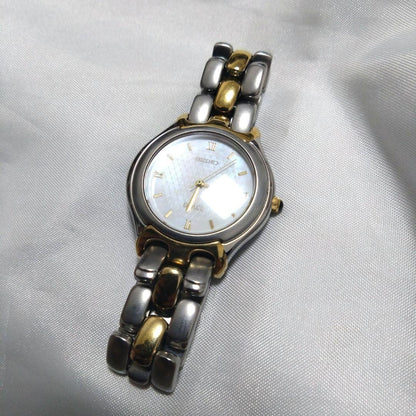 Rare Seiko Dolce Mother of Pearl Dial Roman Numerals Quartz Watch